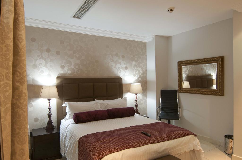 L'Eola Suites Abuja Room photo