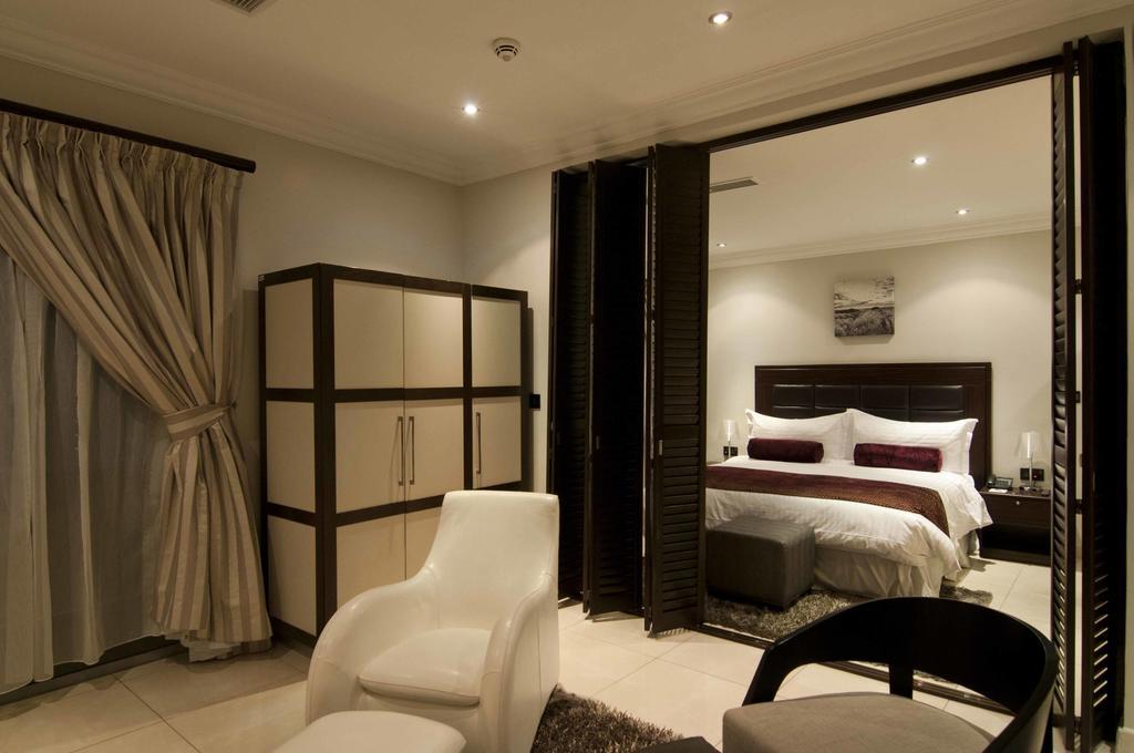 L'Eola Suites Abuja Room photo