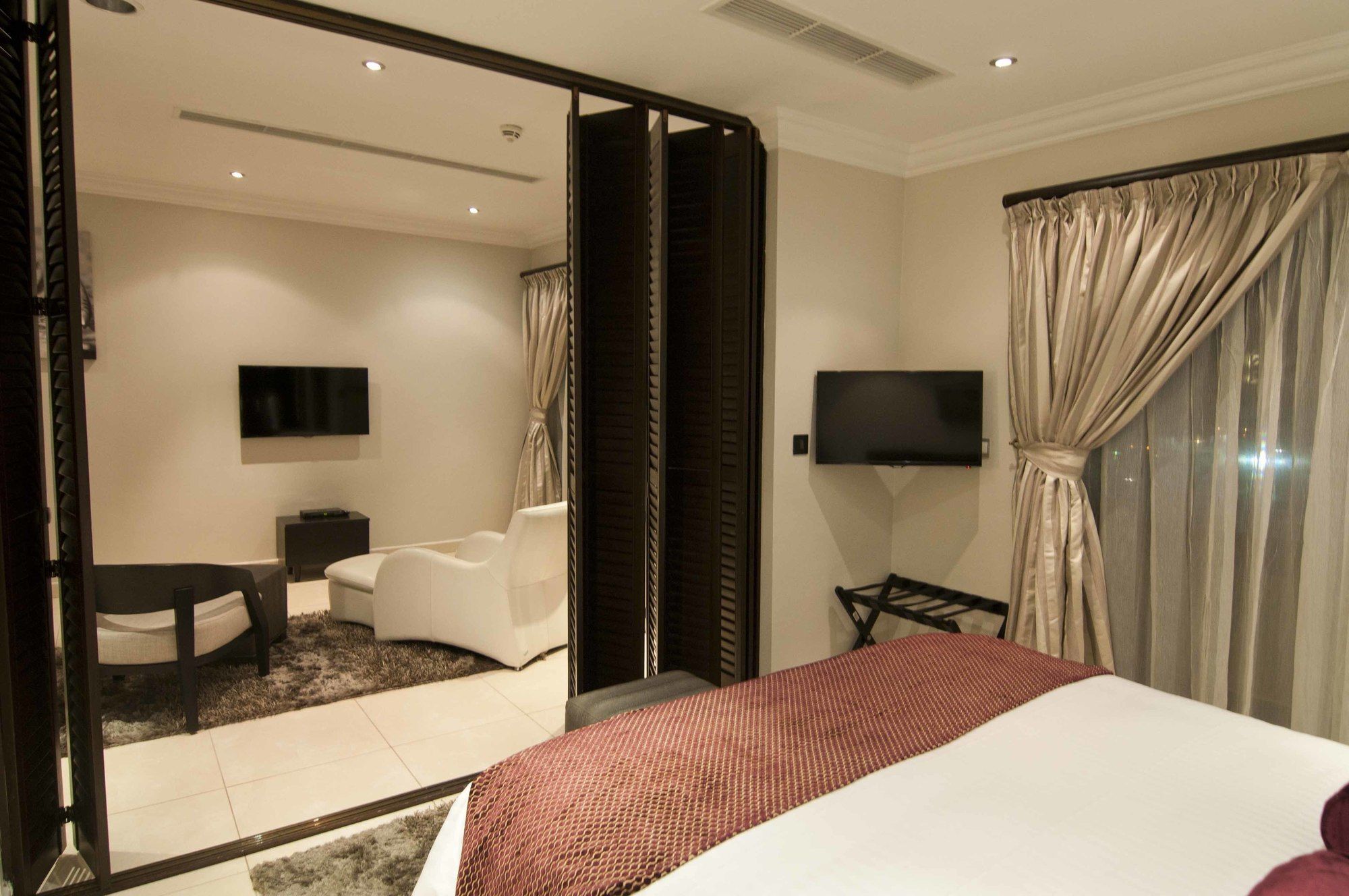L'Eola Suites Abuja Exterior photo