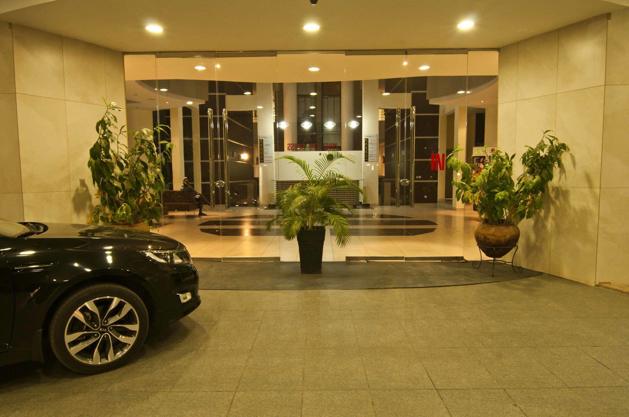 L'Eola Suites Abuja Exterior photo